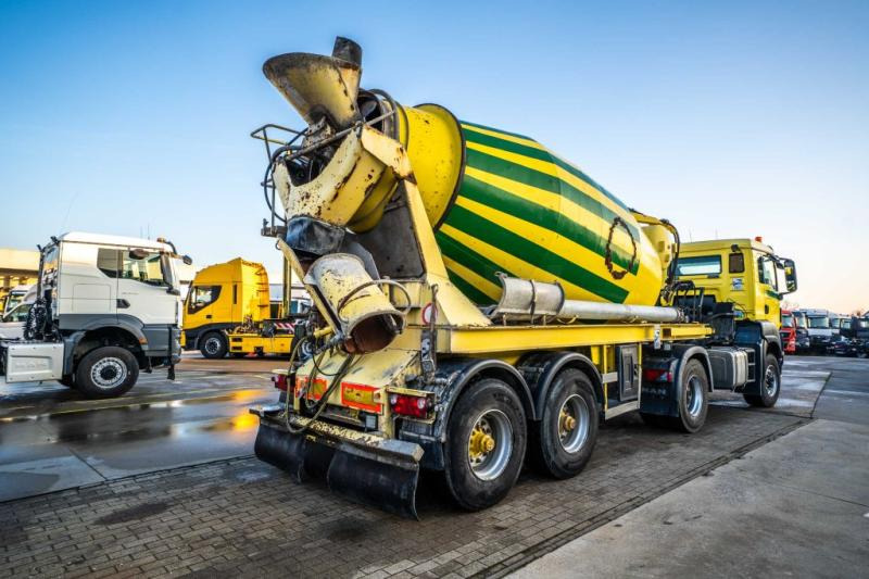 MAN TGS 18.440 BLS 4x4 (+cardan)+STETTER 10M3 - Camion malaxeur: photos 4 MAN TGS 18.440 BLS 4x4 (+cardan)+STETTER 10M3 - Camion malaxeur: photos 4