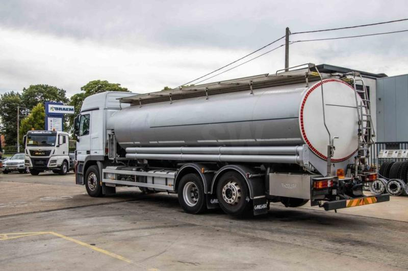 Mercedes ACTROS 2544-MP3+MAGYAR INOX18.200L+17.700L/2X6COMP - Camion citerne: photos 5 Mercedes ACTROS 2544-MP3+MAGYAR INOX18.200L+17.700L/2X6COMP - Camion citerne: photos 5