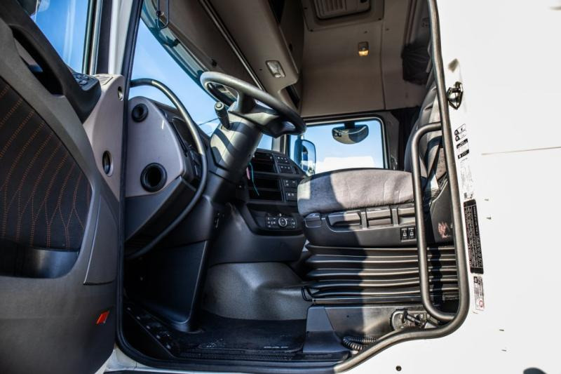 DAF XF 450-6X2 - Tracteur routier: photos 5 DAF XF 450-6X2 - Tracteur routier: photos 5