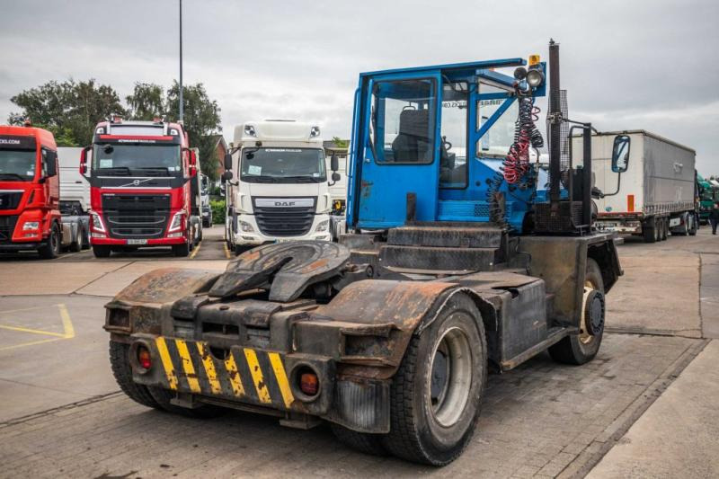 Terberg TERBERG RT28 - 4X4 - Tracteur routier: photos 3 Terberg TERBERG RT28 - 4X4 - Tracteur routier: photos 3
