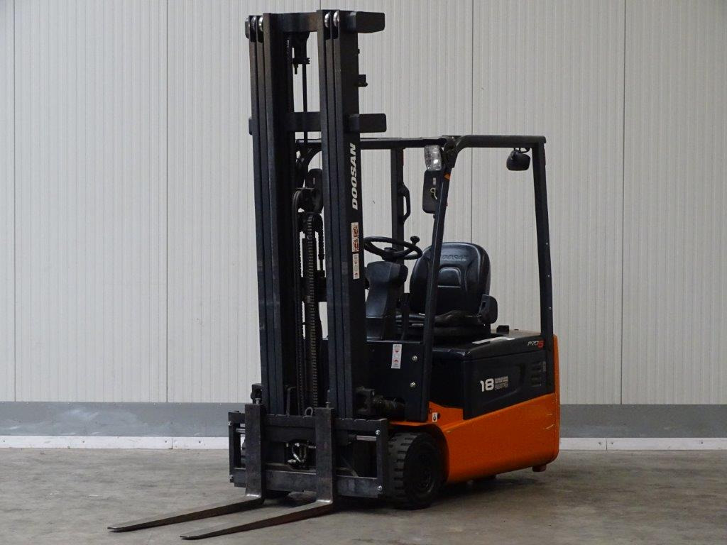 Doosan B18T-5 - TRIPLEX - Chariot élévateur électrique: photos 1 Doosan B18T-5 - TRIPLEX - Chariot élévateur électrique: photos 1