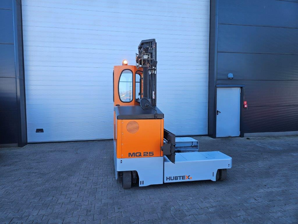 Hubtex MQ25 - TRIPLEX - Chariot multidirectionnel: photos 2 Hubtex MQ25 - TRIPLEX - Chariot multidirectionnel: photos 2