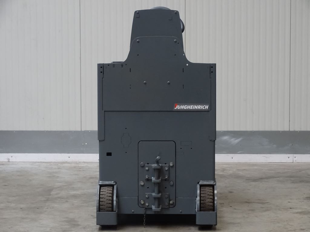 Jungheinrich EZS C40 - Chariot tracteur: photos 4 Jungheinrich EZS C40 - Chariot tracteur: photos 4
