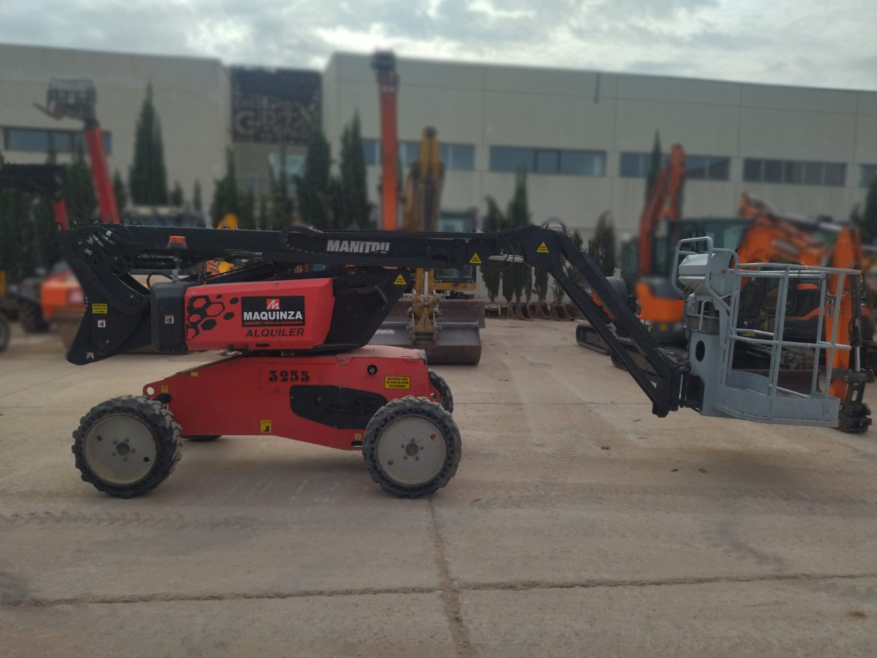 MANITOU MAN GO 12 - Nacelle articulée: photos 2 MANITOU MAN GO 12 - Nacelle articulée: photos 2
