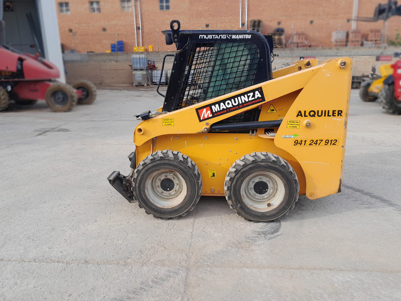 MUSTANG 1650R - Mini chargeuse: photos 2 MUSTANG 1650R - Mini chargeuse: photos 2