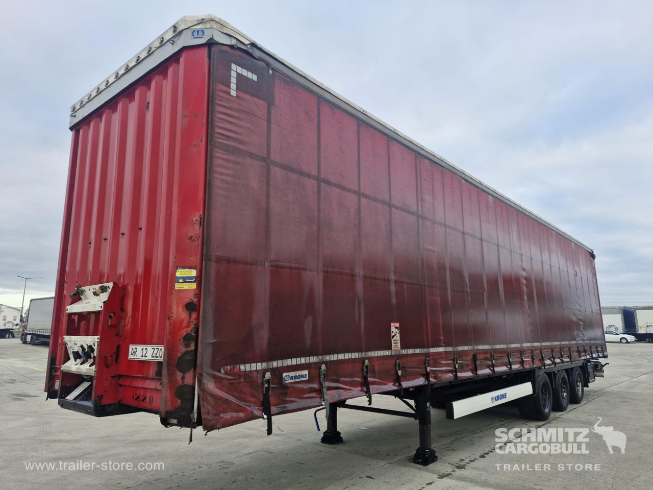KRONE Curtainsider Mega - Semi-remorque rideaux coulissants: photos 1 KRONE Curtainsider Mega - Semi-remorque rideaux coulissants: photos 1