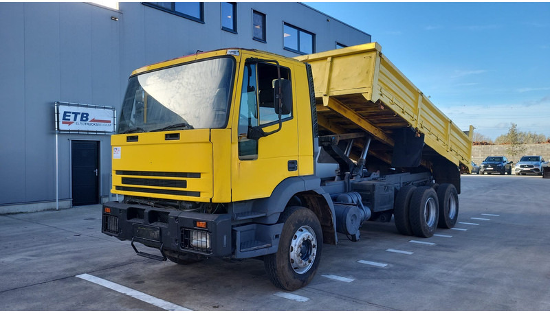 Iveco Eurocargo 260 E 27 (SUSPENSION LAMES / STEEL SUSPENSION / 6X4) - Camion benne: photos 1 Iveco Eurocargo 260 E 27 (SUSPENSION LAMES / STEEL SUSPENSION / 6X4) - Camion benne: photos 1