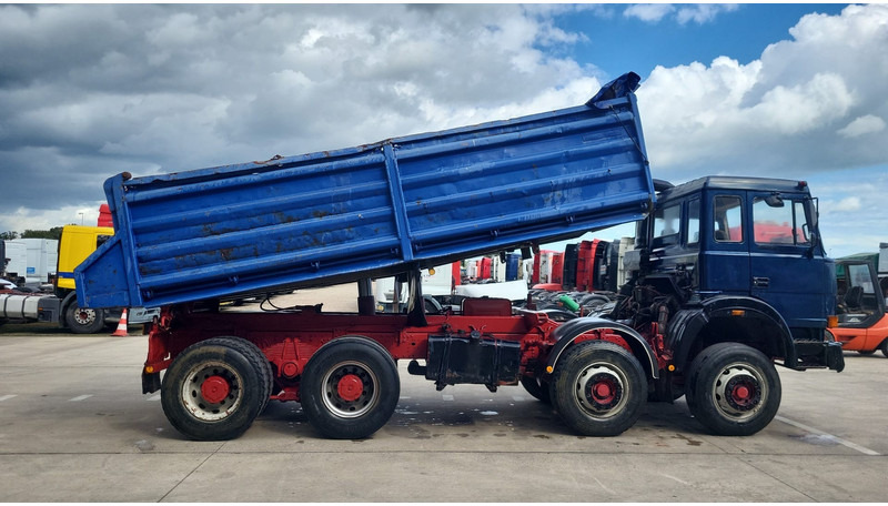 Iveco Magirus 340-34 (GRAND PONT / LAMES / POMPE MANUELLE / PARFAIT) - Camion benne: photos 3 Iveco Magirus 340-34 (GRAND PONT / LAMES / POMPE MANUELLE / PARFAIT) - Camion benne: photos 3