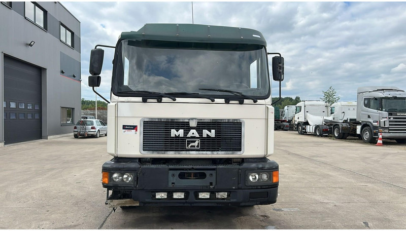 MAN 26.312 (6 CYLINDER / 6X2 / BELGIAN TRUCK IN GOOD CONDITION) - Camion ampliroll: photos 2 MAN 26.312 (6 CYLINDER / 6X2 / BELGIAN TRUCK IN GOOD CONDITION) - Camion ampliroll: photos 2