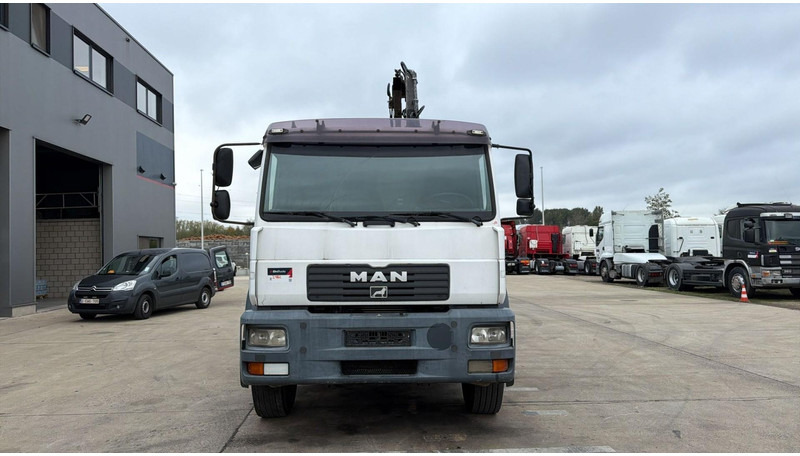 MAN LE 250 (MANUAL PUMP / MANUAL GEARBOX / TIPPER + CRANE / GOOD CONDITION) - Camion benne, Camion grue: photos 2 MAN LE 250 (MANUAL PUMP / MANUAL GEARBOX / TIPPER + CRANE / GOOD CONDITION) - Camion benne, Camion grue: photos 2