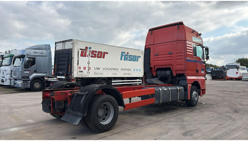 Crédit-bail de MAN TGA 18.410 (POMPE MANUELLE / MANUAL PUMP / BOITE MANUELLE / MANUAL GEARBOX) MAN TGA 18.410 (POMPE MANUELLE / MANUAL PUMP / BOITE MANUELLE / MANUAL GEARBOX): photos 8 Crédit-bail de MAN TGA 18.410 (POMPE MANUELLE / MANUAL PUMP / BOITE MANUELLE / MANUAL GEARBOX) MAN TGA 18.410 (POMPE MANUELLE / MANUAL PUMP / BOITE MANUELLE / MANUAL GEARBOX): photos 8