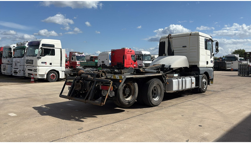 MAN TGA 28.480 (MANUAL PUMP / POMPE MANUELLE / BOITE MANUAL / MANUAL GEARBOX) - Châssis cabine: photos 4 MAN TGA 28.480 (MANUAL PUMP / POMPE MANUELLE / BOITE MANUAL / MANUAL GEARBOX) - Châssis cabine: photos 4