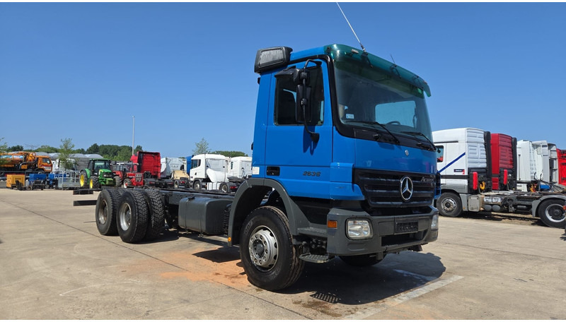 Mercedes-Benz Actros 2636 (MP2 / LAMES / STEEL SUSP. / BOITE MANUELLE / RETARDER !! / TRES PROPRE) - Châssis cabine: photos 3 Mercedes-Benz Actros 2636 (MP2 / LAMES / STEEL SUSP. / BOITE MANUELLE / RETARDER !! / TRES PROPRE) - Châssis cabine: photos 3