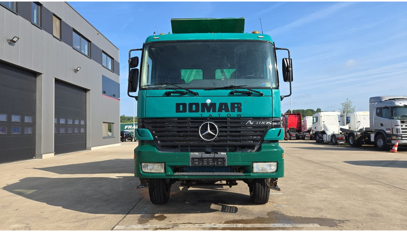 Mercedes-Benz Actros 3331 (BOITE MANUELLE / 6X6 / LAMES / GRAND PONT / V6) - Camion benne: photos 2 Mercedes-Benz Actros 3331 (BOITE MANUELLE / 6X6 / LAMES / GRAND PONT / V6) - Camion benne: photos 2