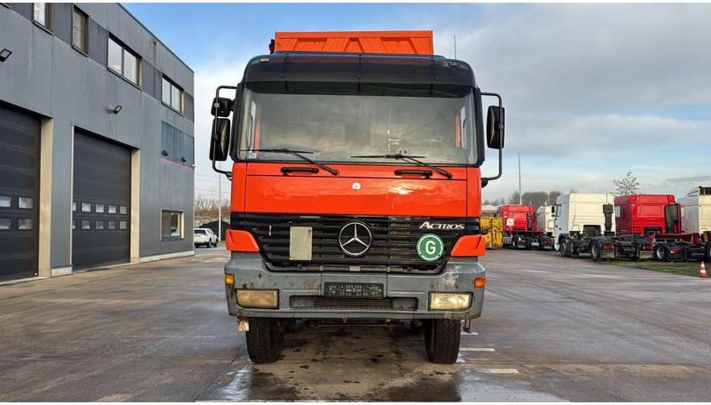 Mercedes-Benz Actros 4143 (EPS / 8X6 / LAMES / GRAND PONT / STEEL SUSP. / BIG AXLE / V6) - Camion benne: photos 2 Mercedes-Benz Actros 4143 (EPS / 8X6 / LAMES / GRAND PONT / STEEL SUSP. / BIG AXLE / V6) - Camion benne: photos 2