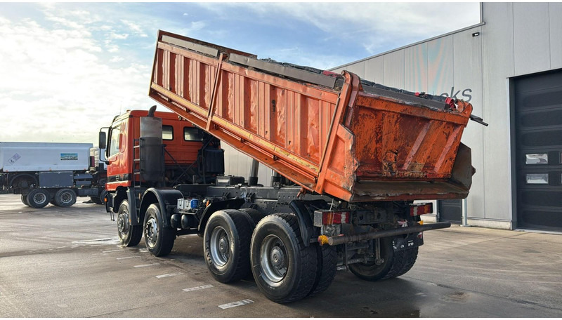Mercedes-Benz Actros 4143 (EPS / 8X6 / LAMES / GRAND PONT / STEEL SUSP. / BIG AXLE / V6) - Camion benne: photos 5 Mercedes-Benz Actros 4143 (EPS / 8X6 / LAMES / GRAND PONT / STEEL SUSP. / BIG AXLE / V6) - Camion benne: photos 5