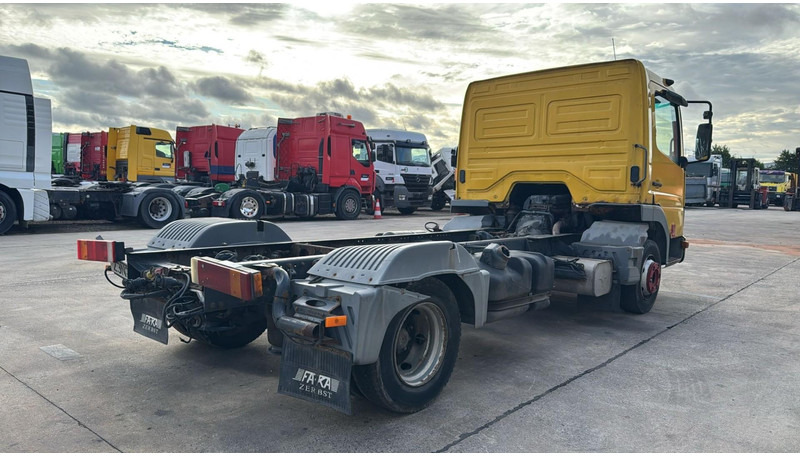 Mercedes-Benz Atego 815 (BOITE MANUELLE / MANUAL GEARBOX) - Châssis cabine: photos 4 Mercedes-Benz Atego 815 (BOITE MANUELLE / MANUAL GEARBOX) - Châssis cabine: photos 4