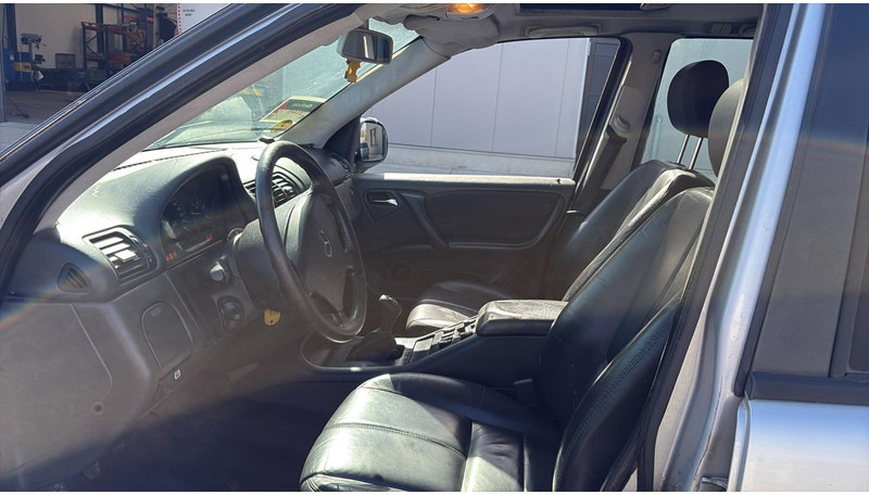 SUV Mercedes-Benz M-Klasse ML 270 CDI: photos 8