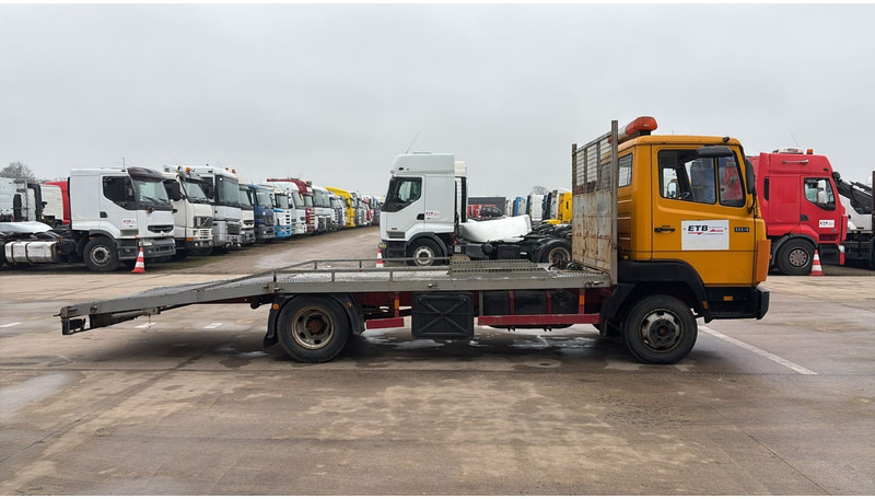 Mercedes-Benz SK 814 (6 CYLINDRES / POMPE MANUELLE / LAMES / DEPANNAGE) - Camion porte-voitures: photos 4 Mercedes-Benz SK 814 (6 CYLINDRES / POMPE MANUELLE / LAMES / DEPANNAGE) - Camion porte-voitures: photos 4