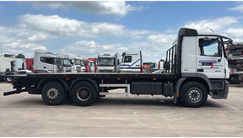 Mercedes-Benz actros 2541 (EPS / 3 PEDALES / LAMES DEVANT / STEEL FRONT / PARFAIT ETAT !! / V6) - Camion plateau: photos 4 Mercedes-Benz actros 2541 (EPS / 3 PEDALES / LAMES DEVANT / STEEL FRONT / PARFAIT ETAT !! / V6) - Camion plateau: photos 4