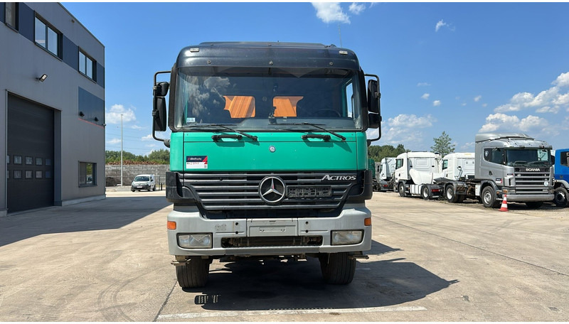 Mercedes-Benz actros 3340 (EPS / 6X6 / 3 PEDALES / LAMES / GRAND PONT / BIG AXLE / TRES PROPRE) - Camion benne: photos 2 Mercedes-Benz actros 3340 (EPS / 6X6 / 3 PEDALES / LAMES / GRAND PONT / BIG AXLE / TRES PROPRE) - Camion benne: photos 2