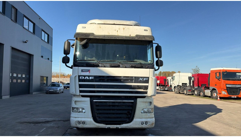 DAF XF 105.460 (BOITE MANUELLE / MANUAL GEARBOX) - Tracteur routier: photos 2 DAF XF 105.460 (BOITE MANUELLE / MANUAL GEARBOX) - Tracteur routier: photos 2