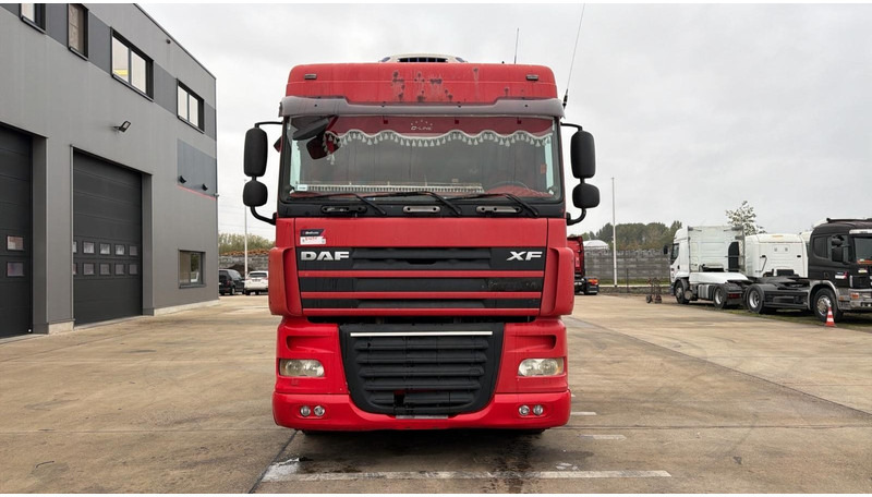 DAF XF 105.460 (BOITE MANUELLE / MANUAL GEARBOX) - Tracteur routier: photos 3 DAF XF 105.460 (BOITE MANUELLE / MANUAL GEARBOX) - Tracteur routier: photos 3