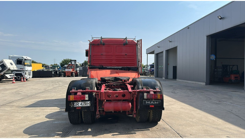MAN 26.414 (6X2 / ORIGINAL TRACTOR UNIT / EURO 2 / MANUAL GEARBOX / BOITE MANUELLE) - Tracteur routier: photos 5 MAN 26.414 (6X2 / ORIGINAL TRACTOR UNIT / EURO 2 / MANUAL GEARBOX / BOITE MANUELLE) - Tracteur routier: photos 5