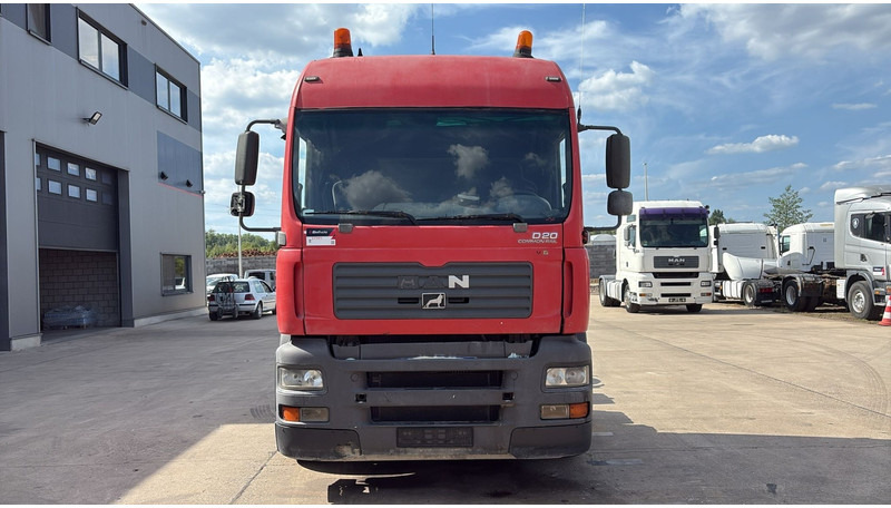 MAN TGA 18.390 (BOITE MANUELLE / MANUAL GEARBOX / PTO / POMPE HYDRAULIQUE) - Tracteur routier: photos 2 MAN TGA 18.390 (BOITE MANUELLE / MANUAL GEARBOX / PTO / POMPE HYDRAULIQUE) - Tracteur routier: photos 2