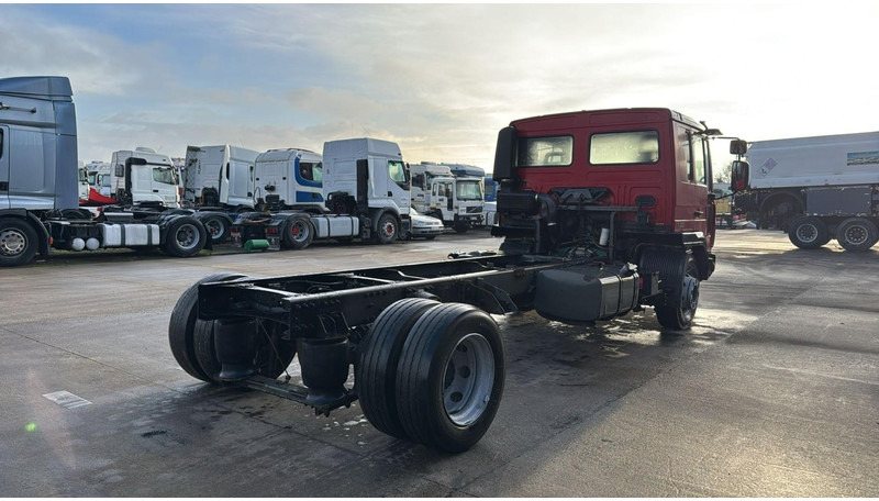 Volvo FL 220 (MANUAL GEARBOX / BOITE MANUELLE) - Châssis cabine: photos 4 Volvo FL 220 (MANUAL GEARBOX / BOITE MANUELLE) - Châssis cabine: photos 4