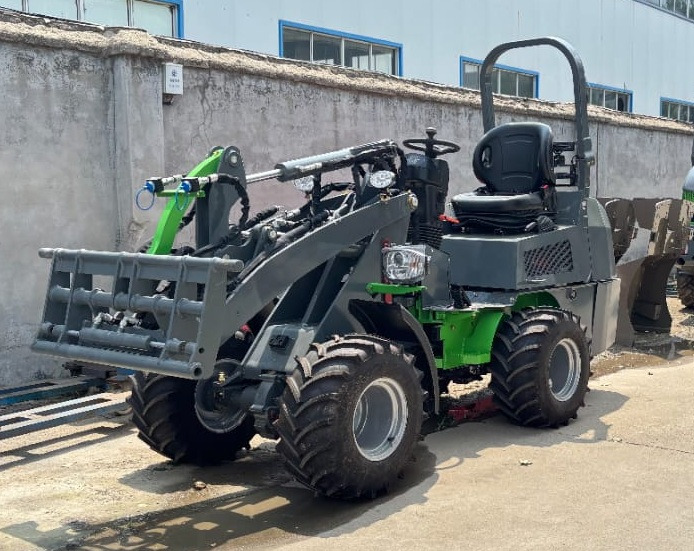 WCM -L1812 - Chargeuse sur pneus: photos 2 WCM -L1812 - Chargeuse sur pneus: photos 2