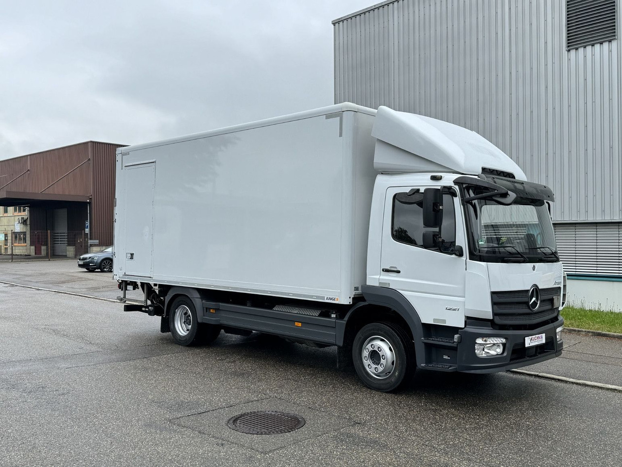 Mercedes-Benz Atego 1221 L Koffer 6,1m LBW AHK Klima TOP - Camion fourgon: photos 1 Mercedes-Benz Atego 1221 L Koffer 6,1m LBW AHK Klima TOP - Camion fourgon: photos 1