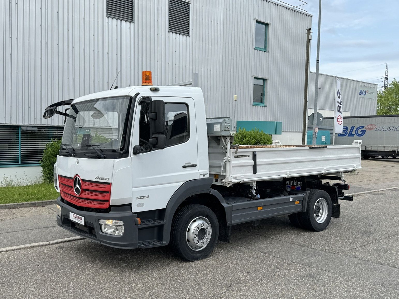 Mercedes-Benz Atego 1223 K Dreiseitenkipper 2xAHK 3-Sitze E6 - Camion benne: photos 2 Mercedes-Benz Atego 1223 K Dreiseitenkipper 2xAHK 3-Sitze E6 - Camion benne: photos 2