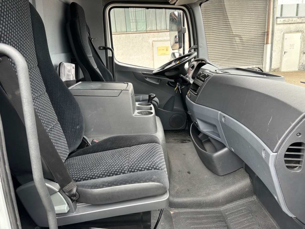 Photo d'intérieur 3: Crédit-bail de Mercedes-Benz Atego II 818L, Euro-5, Klima, LBW Mercedes-Benz Atego II 818L, Euro-5, Klima, LBW Photo d'intérieur 3: Crédit-bail de Mercedes-Benz Atego II 818L, Euro-5, Klima, LBW Mercedes-Benz Atego II 818L, Euro-5, Klima, LBW