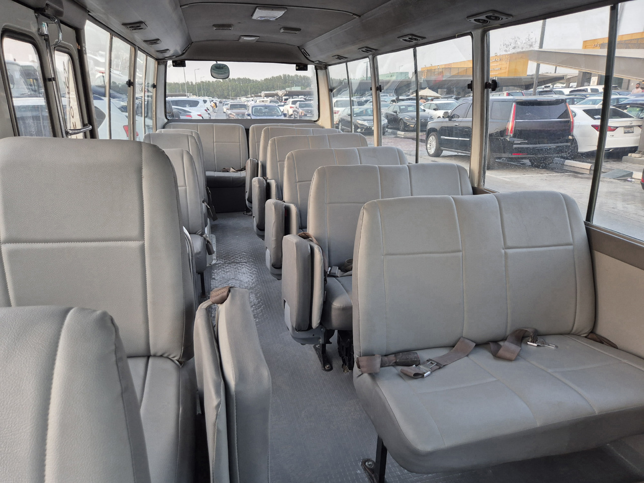 TOYOTA Coaster ... 25 places ...climatisé - Minibus, Transport de personnes: photos 5 TOYOTA Coaster ... 25 places ...climatisé - Minibus, Transport de personnes: photos 5