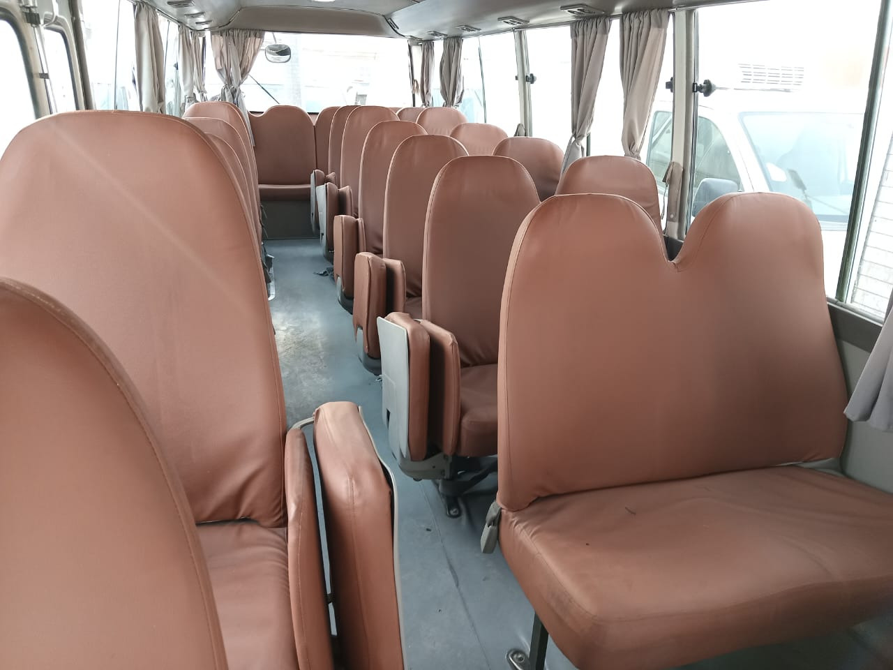 TOYOTA Coaster ... 30 places - diesel - climatisé ... BELGIQUE.. - Minibus, Transport de personnes: photos 4 TOYOTA Coaster ... 30 places - diesel - climatisé ... BELGIQUE.. - Minibus, Transport de personnes: photos 4