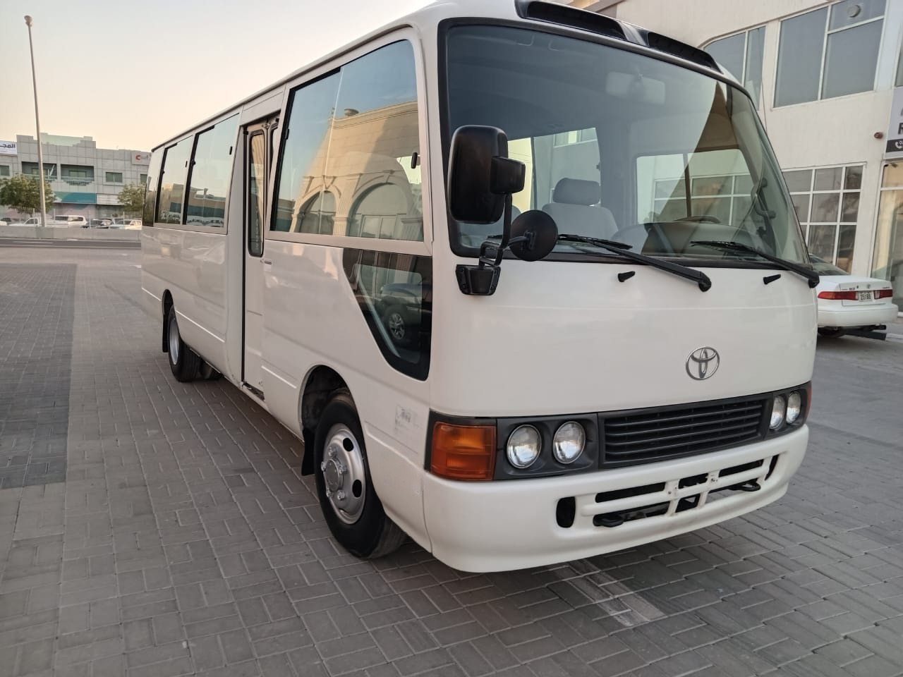 TOYOTA Coaster ... 30 places - diesel - climatisé ... BELGIQUE.. - Minibus, Transport de personnes: photos 2 TOYOTA Coaster ... 30 places - diesel - climatisé ... BELGIQUE.. - Minibus, Transport de personnes: photos 2