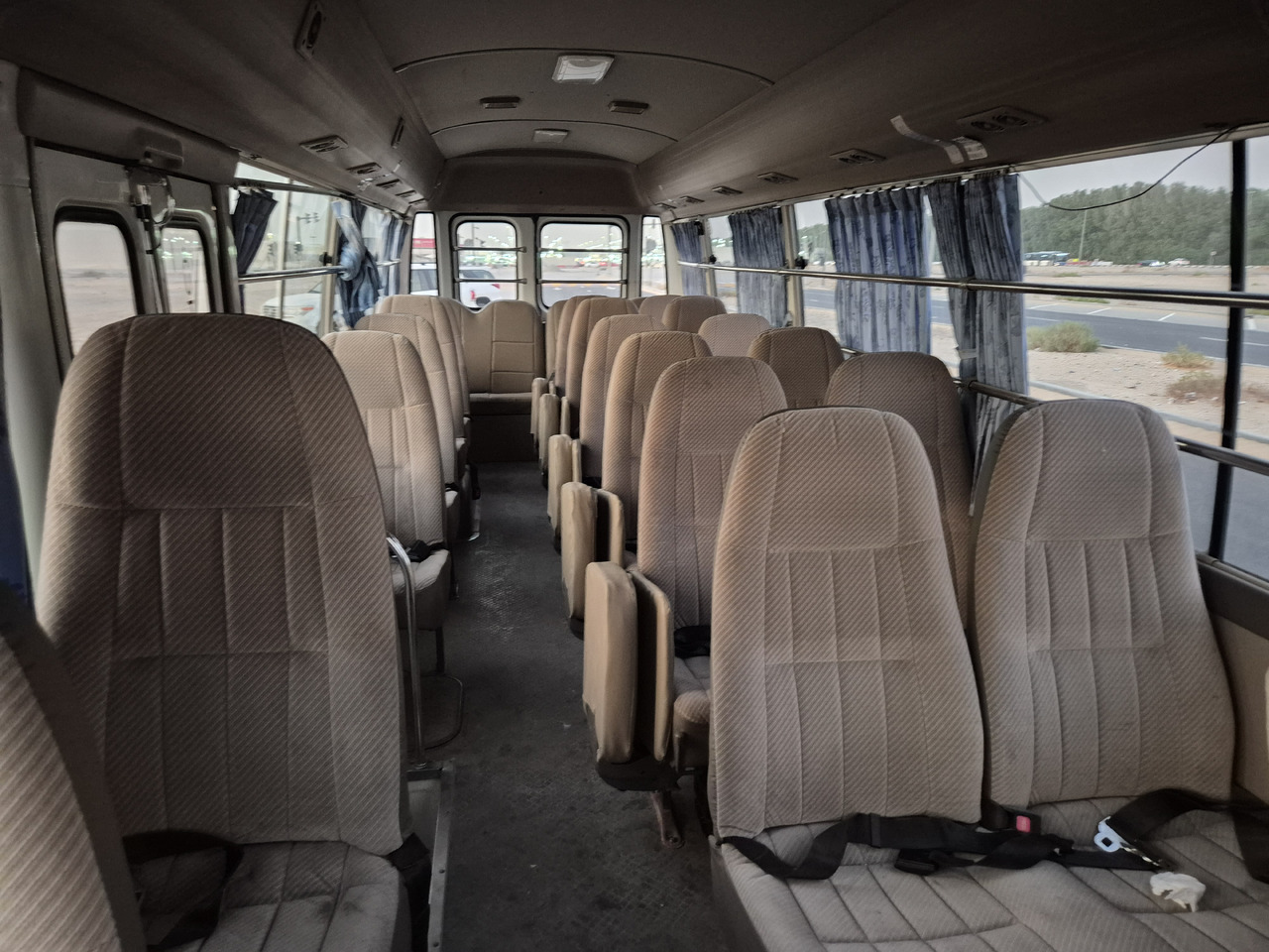 Toyota Coaster ... 30 places - climatisé - Minibus, Transport de personnes: photos 5 Toyota Coaster ... 30 places - climatisé - Minibus, Transport de personnes: photos 5
