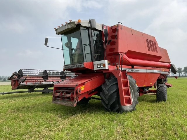 Massey Ferguson 38RS - Moissonneuse-batteuse: photos 1 Massey Ferguson 38RS - Moissonneuse-batteuse: photos 1