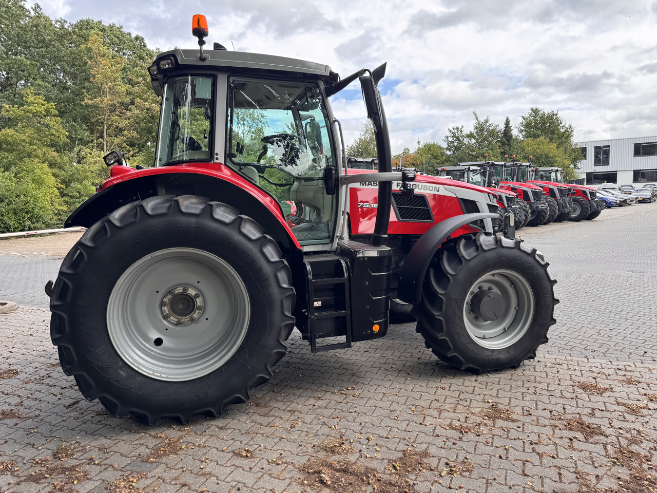 Massey Ferguson 7s.180 Dyna6 Efficient - Tracteur agricole: photos 4 Massey Ferguson 7s.180 Dyna6 Efficient - Tracteur agricole: photos 4