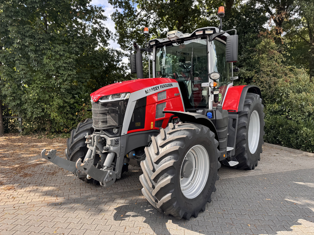 Massey Ferguson 8s.205 Dyna7 Exclusive - Tracteur agricole: photos 1 Massey Ferguson 8s.205 Dyna7 Exclusive - Tracteur agricole: photos 1