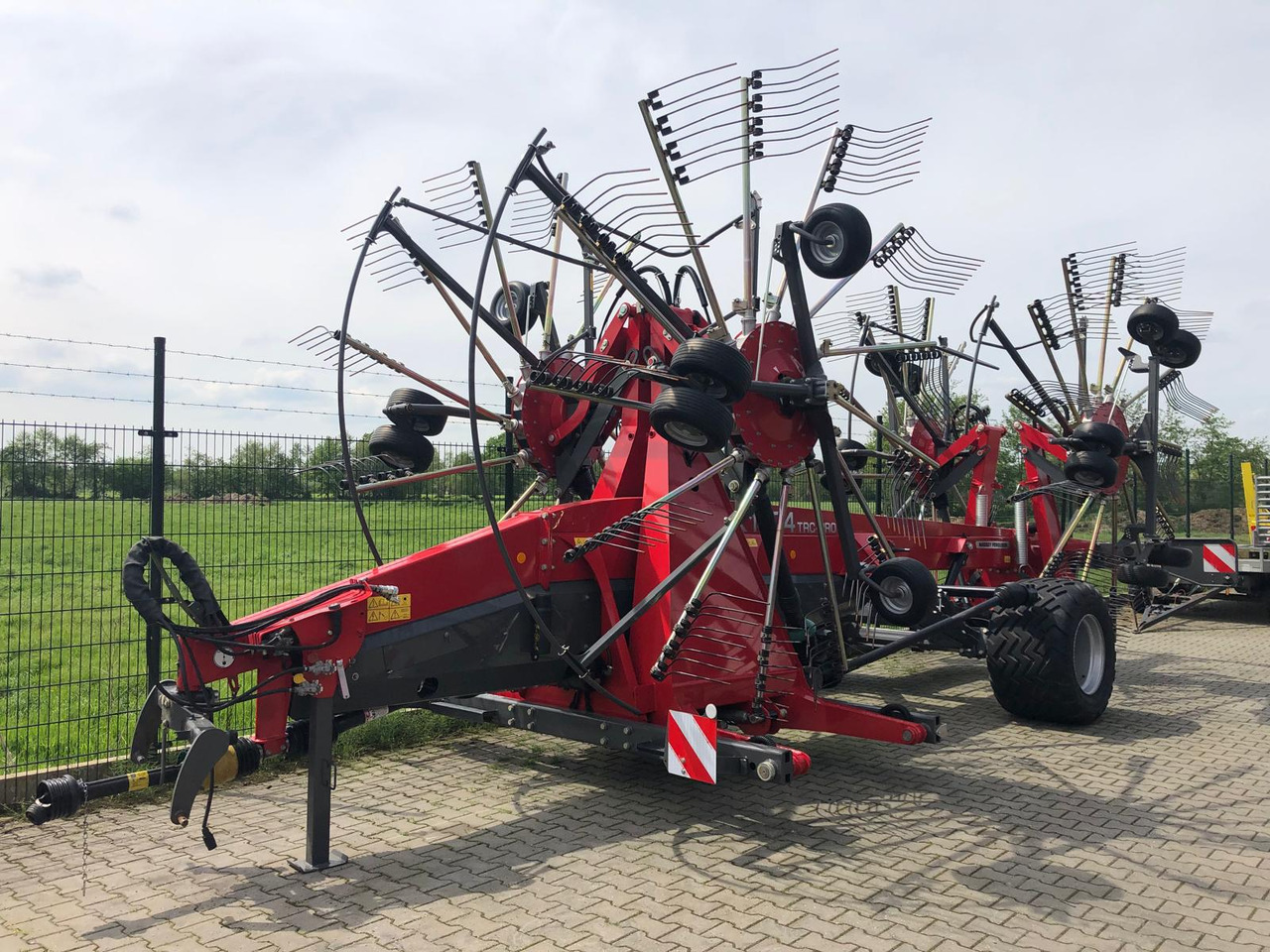 Faneuse Massey Ferguson RK 1404 TRC-PRO: photos 1