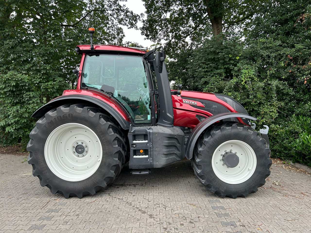 VALTRA T214 Direct - Tracteur agricole: photos 2 VALTRA T214 Direct - Tracteur agricole: photos 2