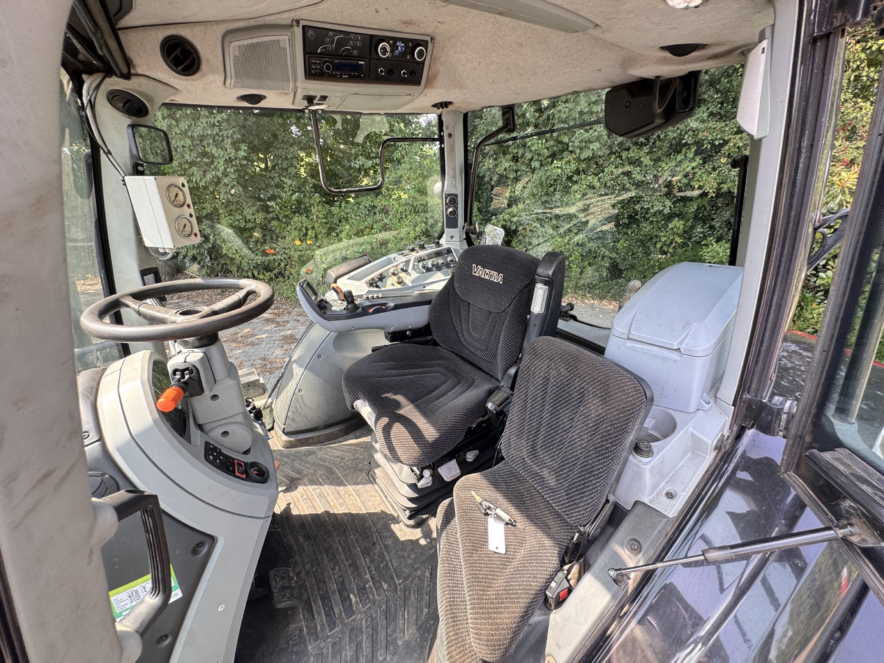 Tracteur agricole VALTRA T214 Direct: photos 20 Tracteur agricole VALTRA T214 Direct: photos 20