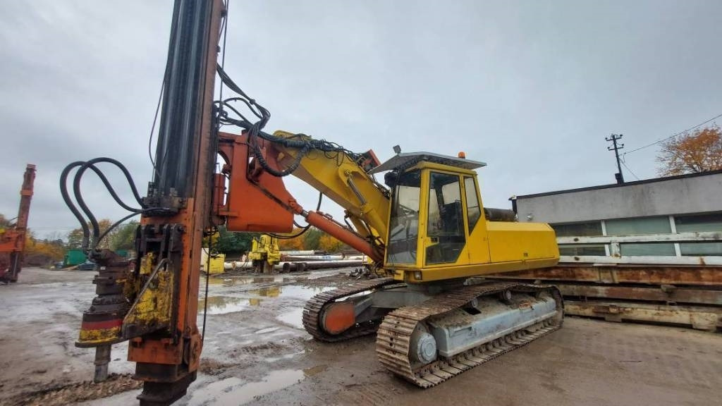 ABI MULLER MS-M12000T SENNEBOGEN SR28T bauer bg rg rtg - Mât de battage: photos 1 ABI MULLER MS-M12000T SENNEBOGEN SR28T bauer bg rg rtg - Mât de battage: photos 1