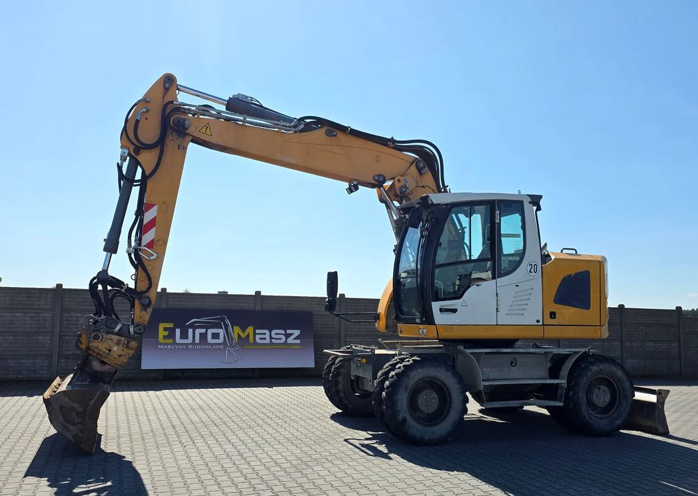 Liebherr A918 COMPACT, 2014 ROK, SW 48 LIKUFIX szybkozłącze - Pelle sur pneus: photos 1 Liebherr A918 COMPACT, 2014 ROK, SW 48 LIKUFIX szybkozłącze - Pelle sur pneus: photos 1