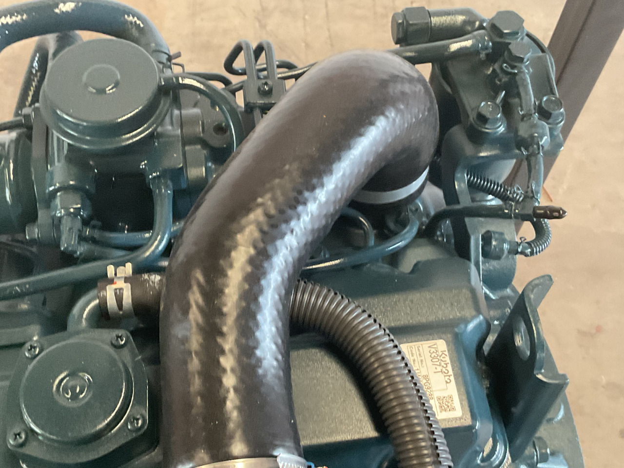 Kubota V3307 Di-T - Moteur: photos 4 Kubota V3307 Di-T - Moteur: photos 4