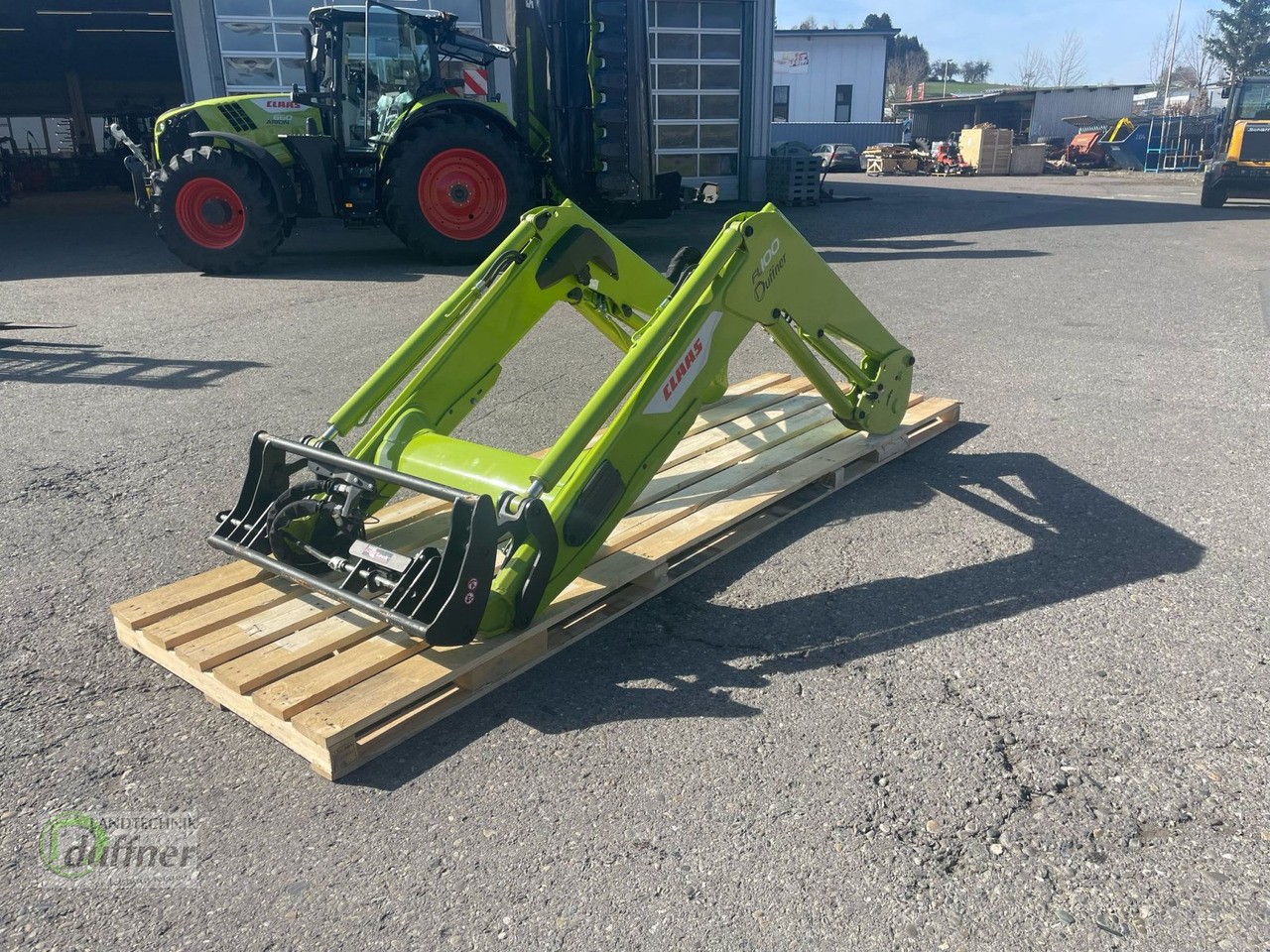 CLAAS FL 100 - Chargeur frontal pour tracteur: photos 3 CLAAS FL 100 - Chargeur frontal pour tracteur: photos 3