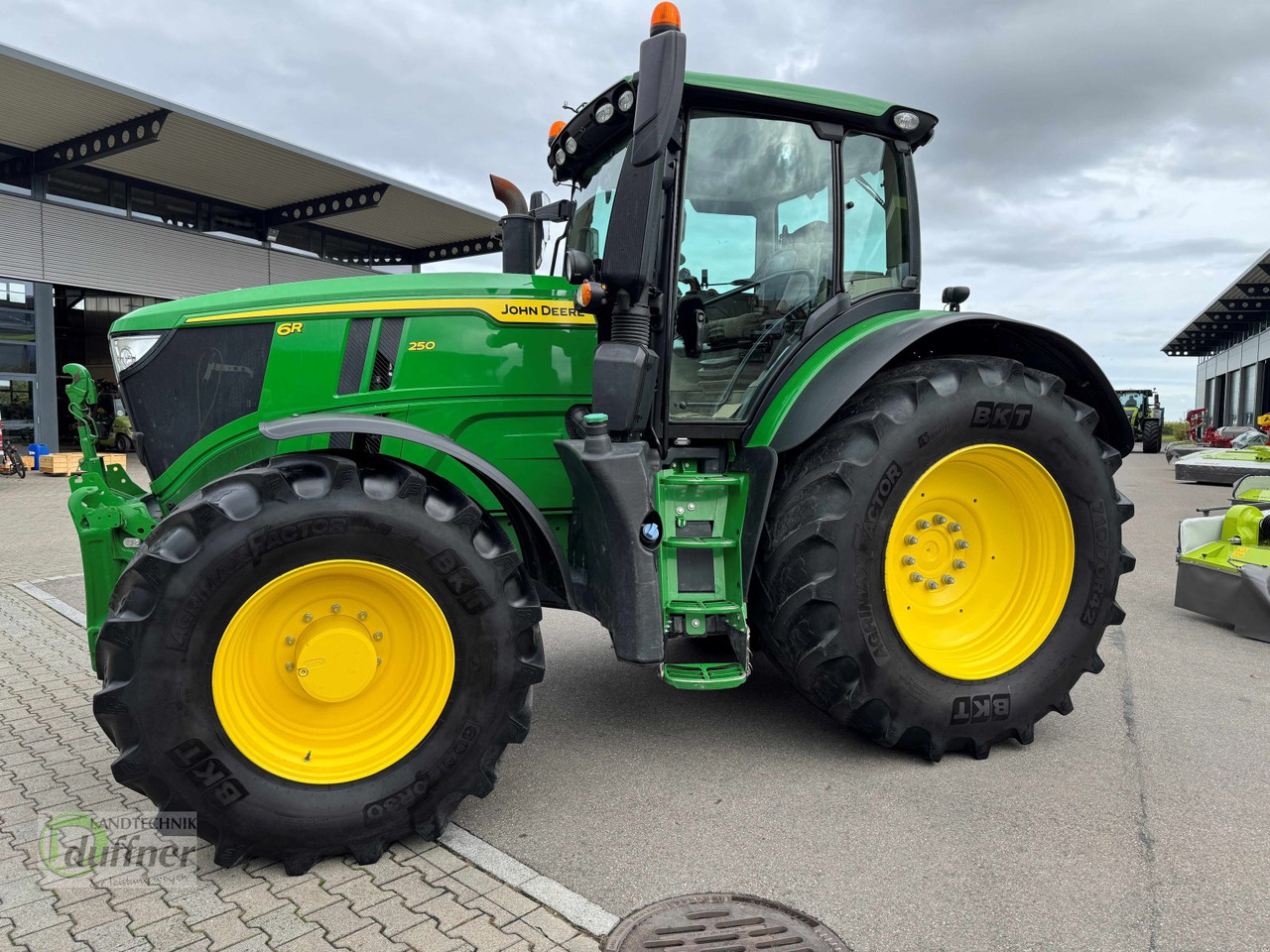 John Deere 6R 250 - Tracteur agricole: photos 5 John Deere 6R 250 - Tracteur agricole: photos 5