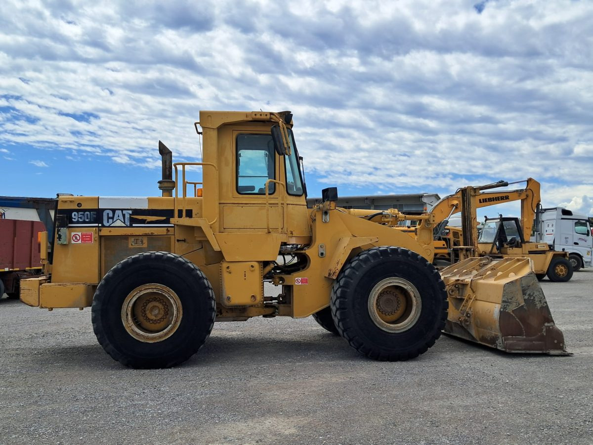 CATERPILLAR 950F - Chargeuse sur pneus: photos 1 CATERPILLAR 950F - Chargeuse sur pneus: photos 1